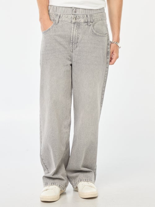 jean-large-type-baggy-avec-faux-calecon-integre-a-la-taille-gris