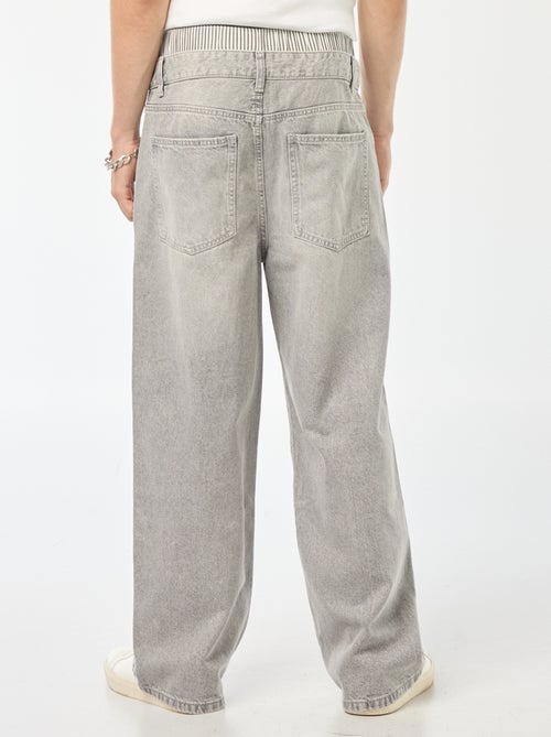 jean-large-type-baggy-avec-faux-calecon-integre-a-la-taille-gris