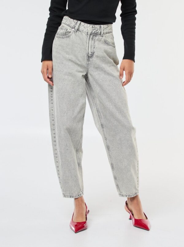 jean-mom-taille-haute-gris