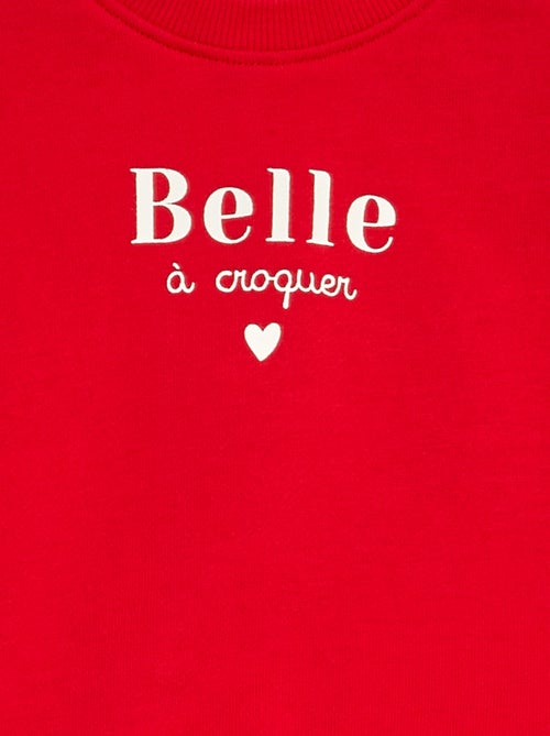 sweat rouge en coton bio sweat rouge en coton bio avec une phrase écrite belle à croquer